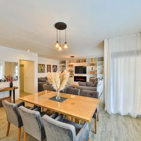 Helios Villa Kastela