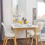 Helios فيلة *